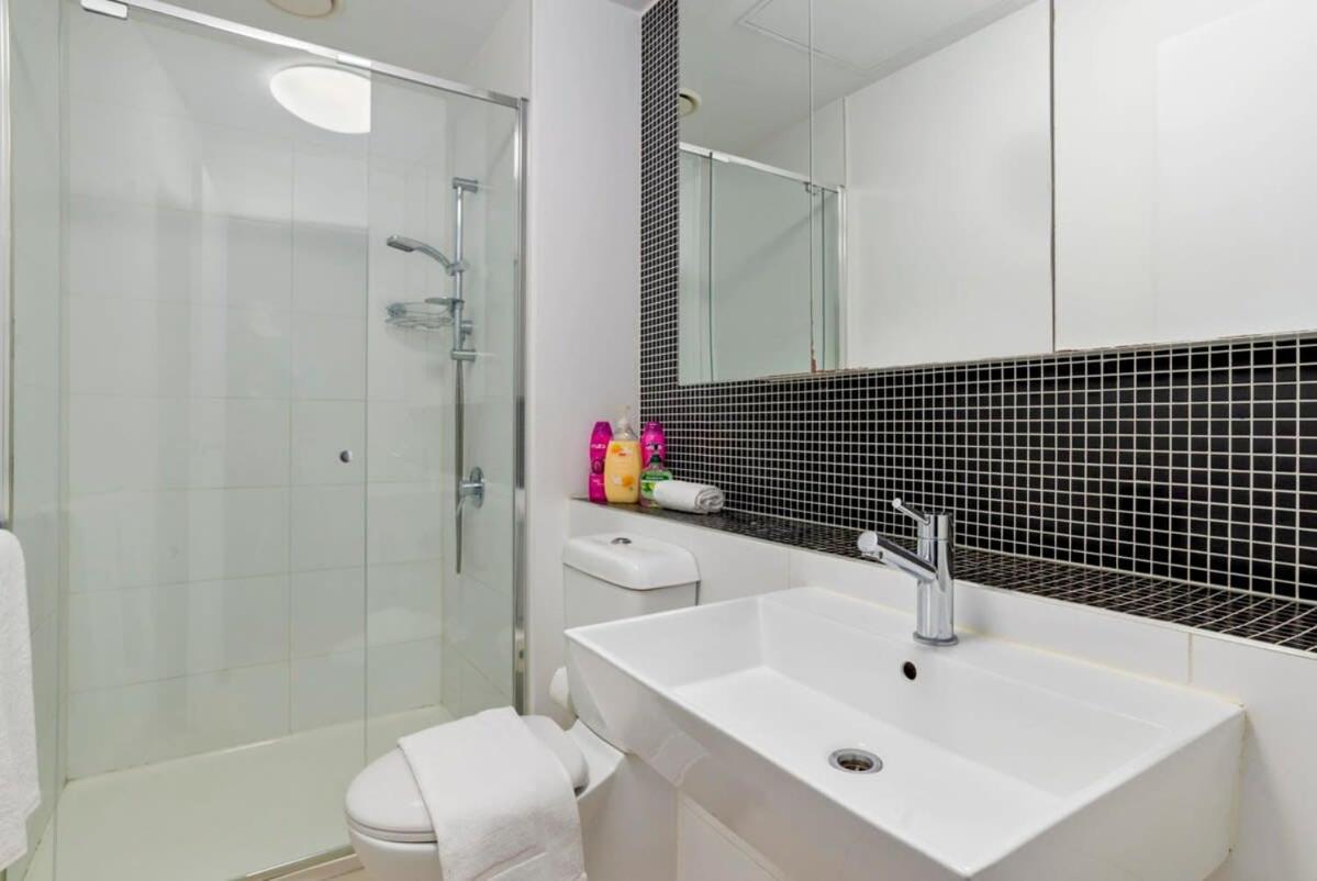 Charming 2br With Free Parking Melbourne