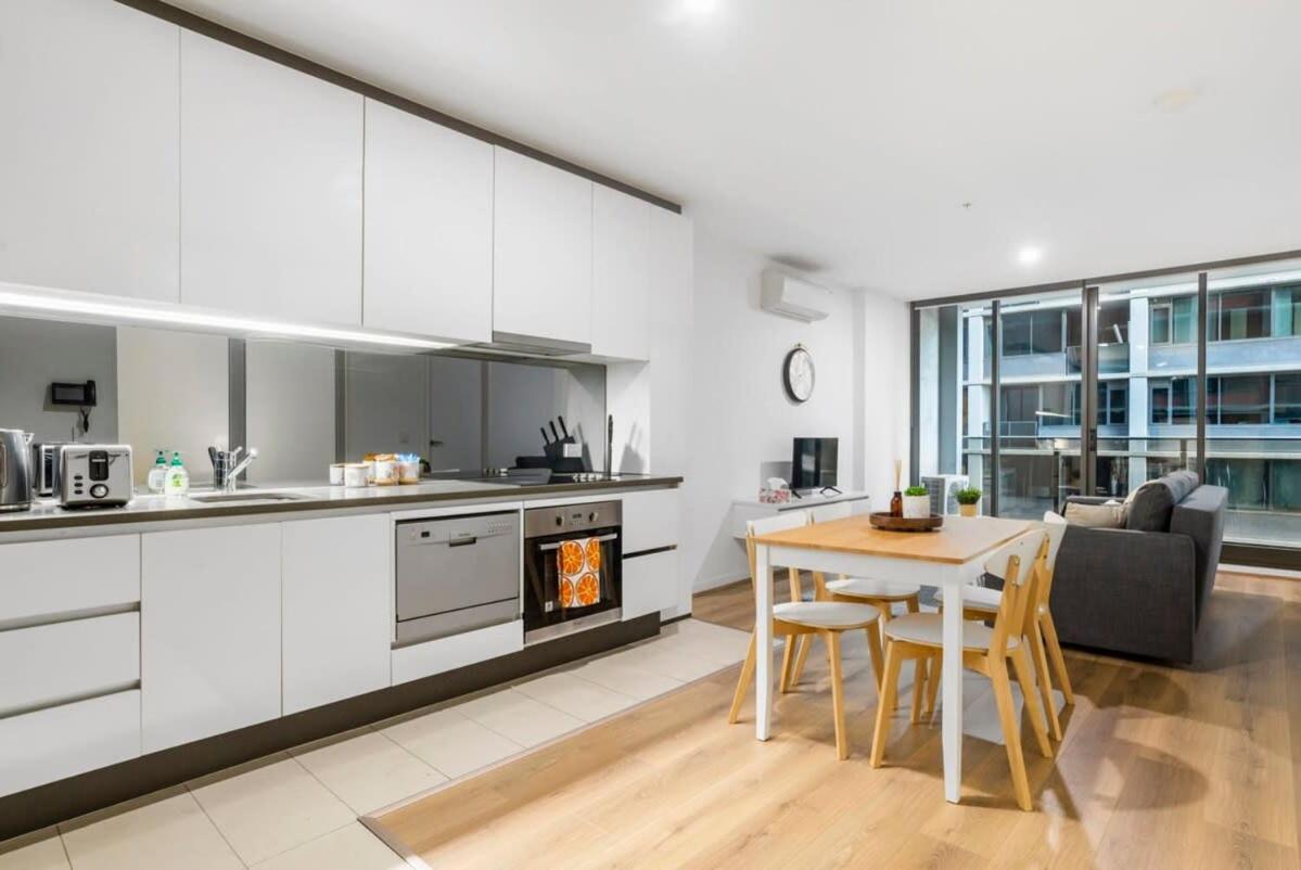 Charming 2br With Free Parking Apartment Melbourne
