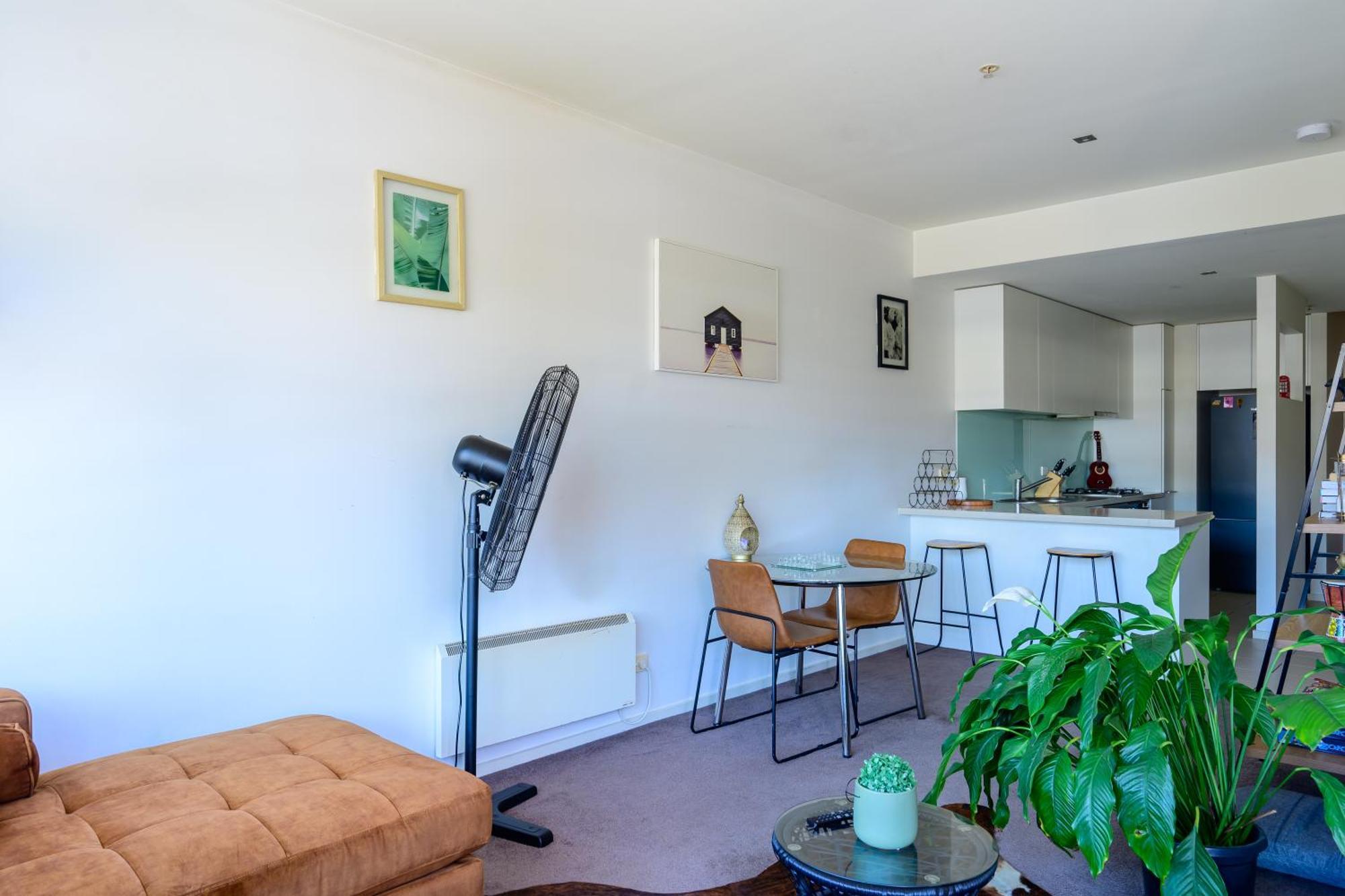 Luxurious In The Heart Of Docklands Apartment