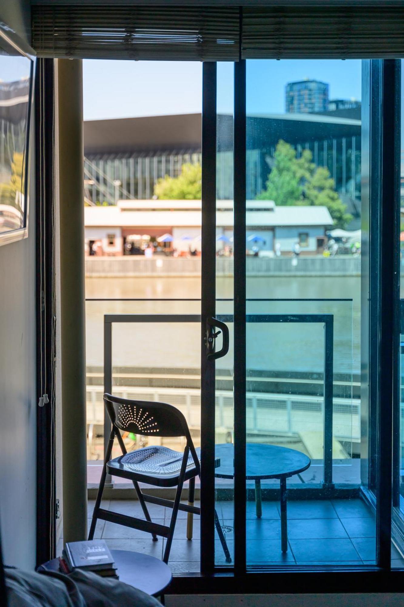 Luxurious In The Heart Of Docklands Apartment *