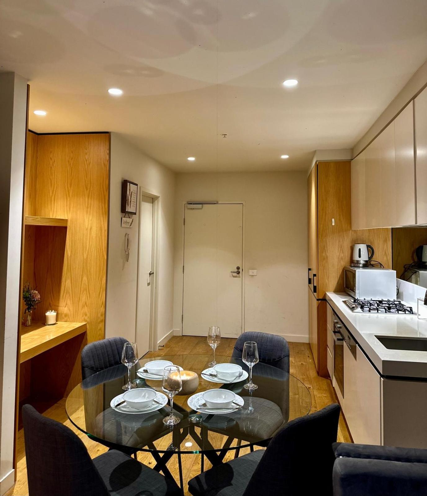 405 8 Daly St South Yarra 3141 Lucia * Melbourne