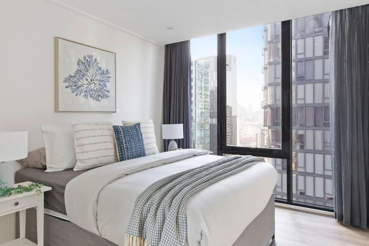 Spacious 3br Near Crown Sleeps 11 Free Parking Apartment Melbourne