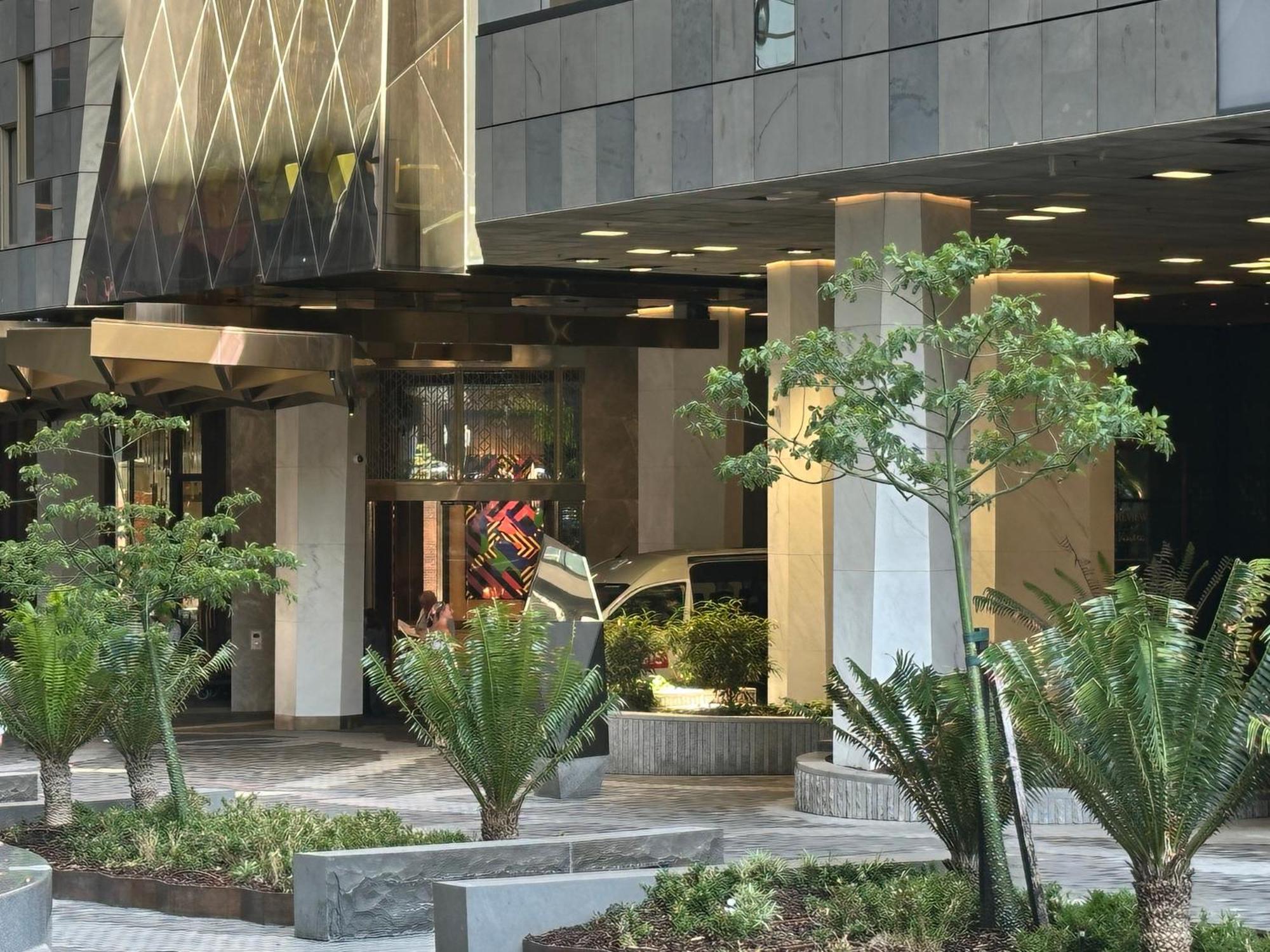 Ritz Grand Retreat * Melbourne