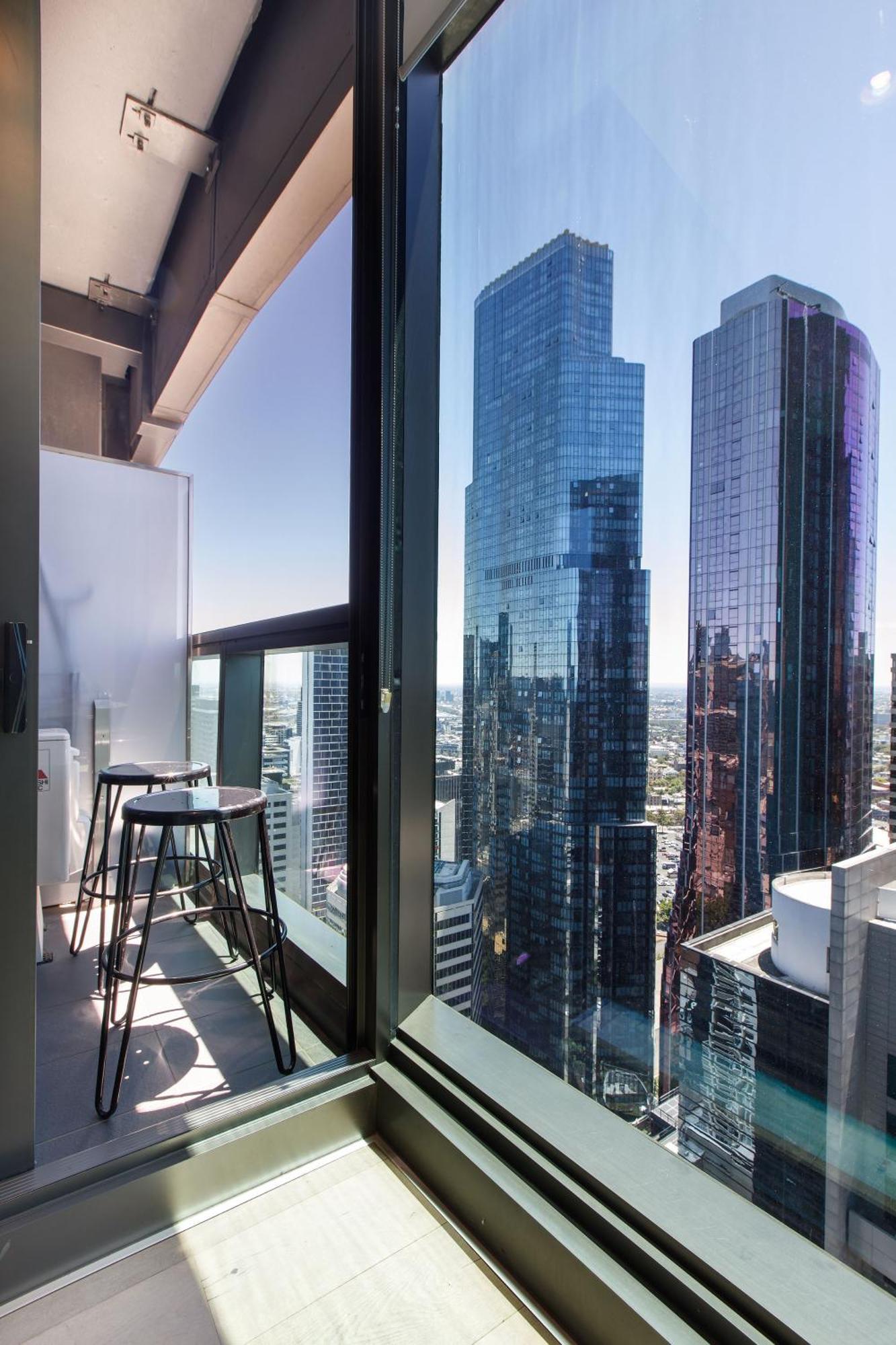 Stunning Floor Views 2br Gem, Cbd