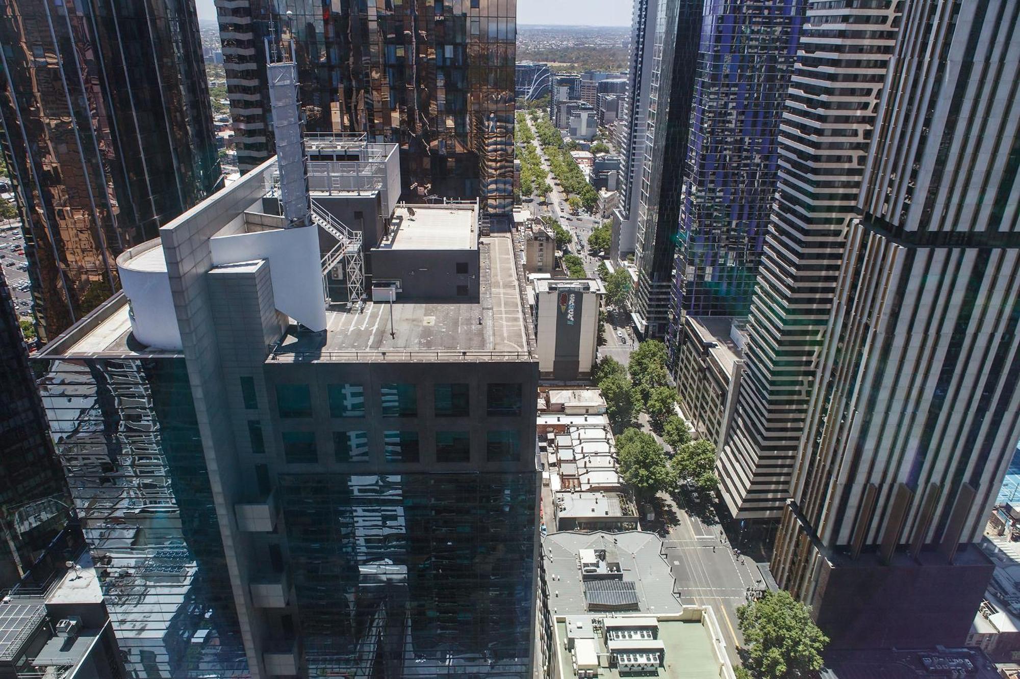 Stunning Floor Views 2br Gem, Cbd Apartment *
