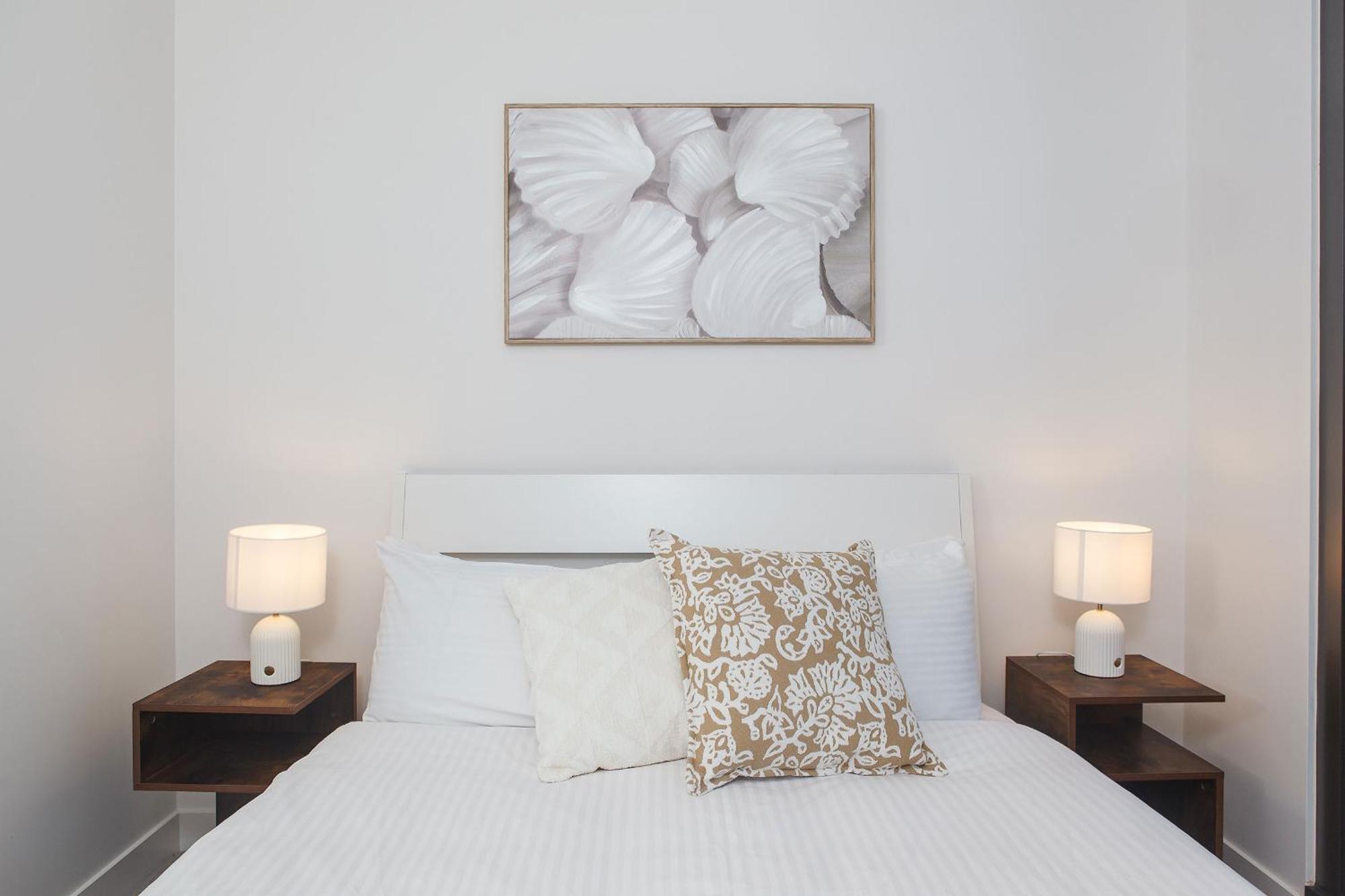 Apartment Stunning Floor Views 2br Gem, Cbd
