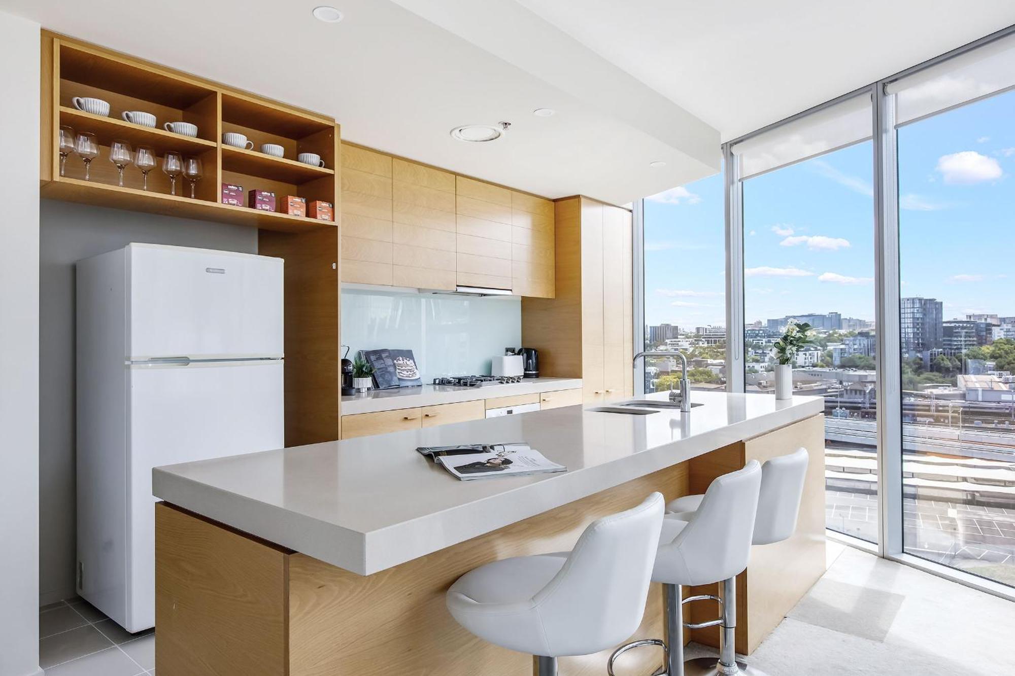 Waterfront View Luxury Escape 3br Pool, Sauna, Gym Apartment Melbourne