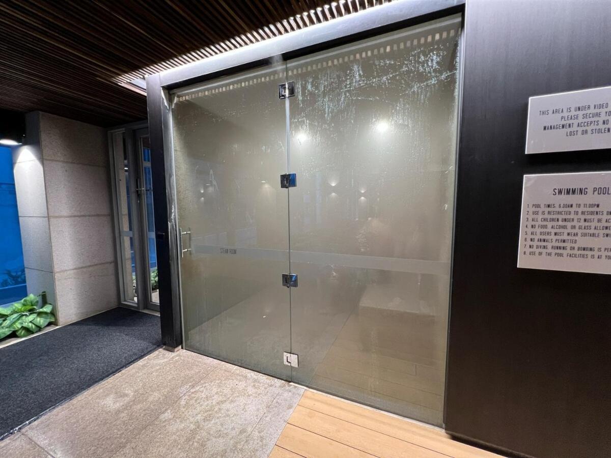 1 Bedroom 1 Bath, Southern Cross, Balcony Apartment