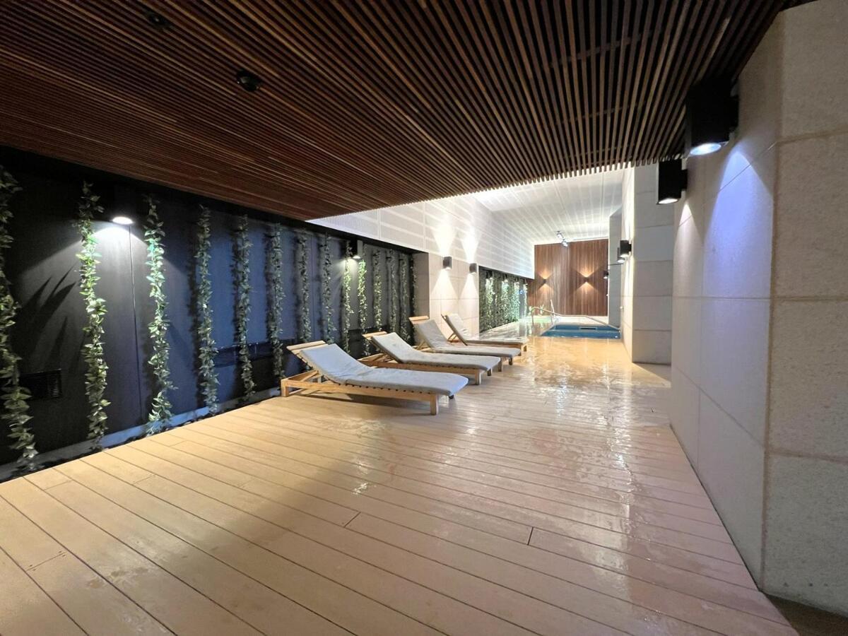 1 Bedroom 1 Bath, Southern Cross, Balcony Melbourne