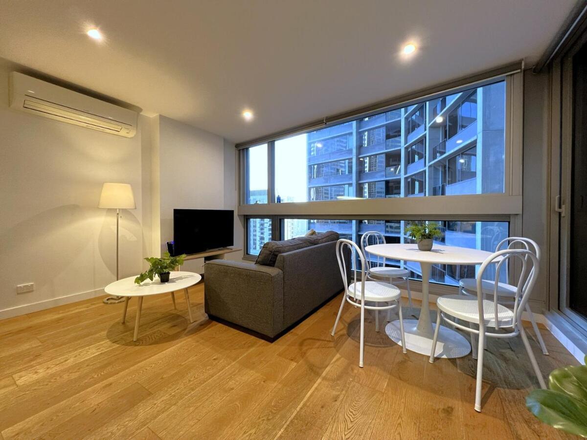 Apartment 1 Bedroom 1 Bath, Southern Cross, Balcony