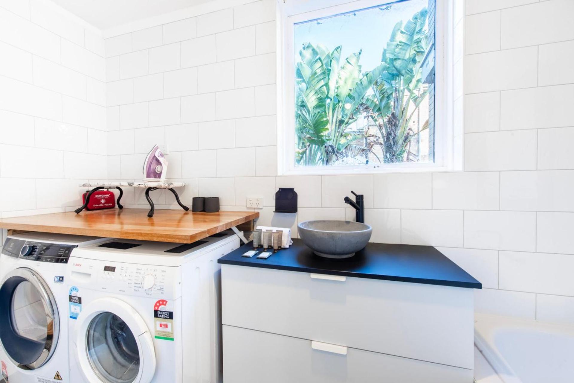 2br In Parkville Steps From Royal Park