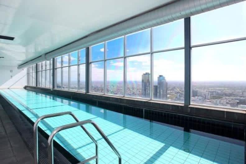 Modern 2b With Free Parking In Cbd *