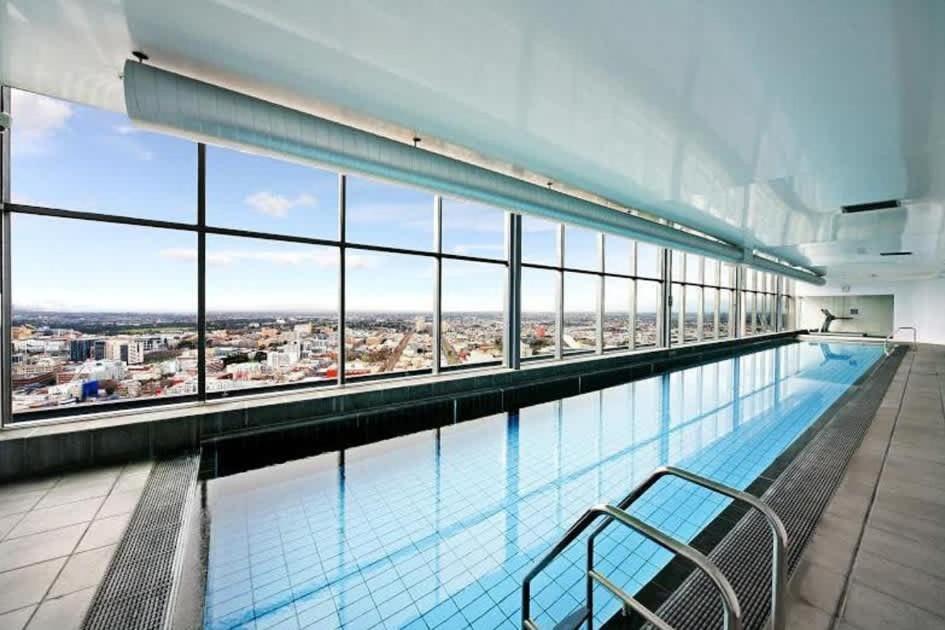 Modern 2b With Free Parking In Cbd *