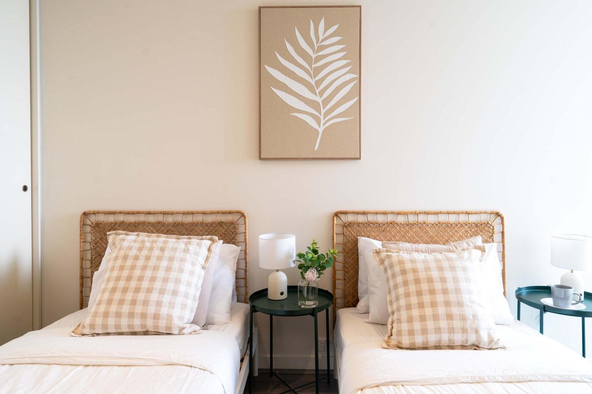 Modern 2b With Free Parking In Cbd Apartment *