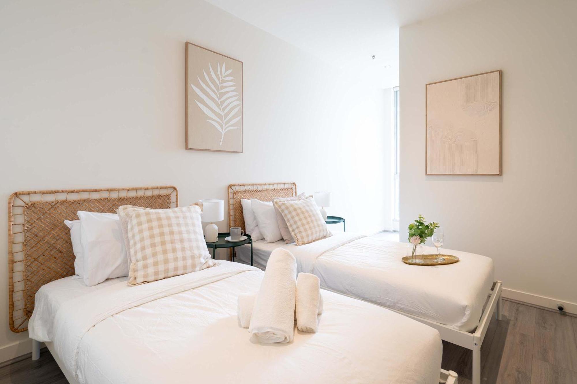 Modern 2b With Free Parking In Cbd *