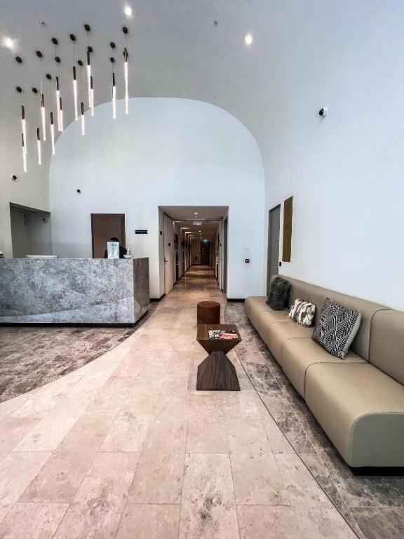 Oasis With High-end Amenity Apartment