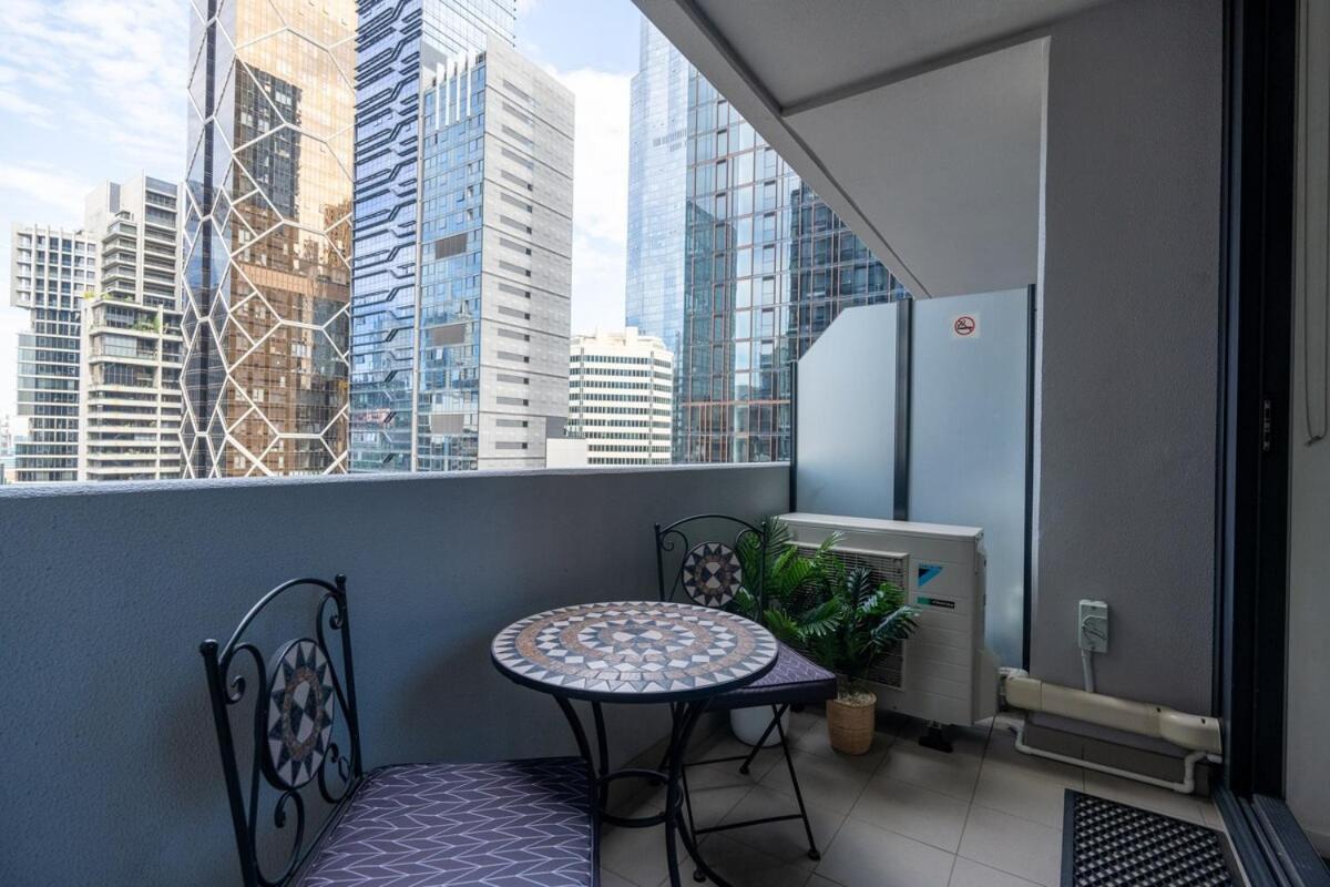 The Metropolitan Escape - Pool, Gym, Sauna Apartment