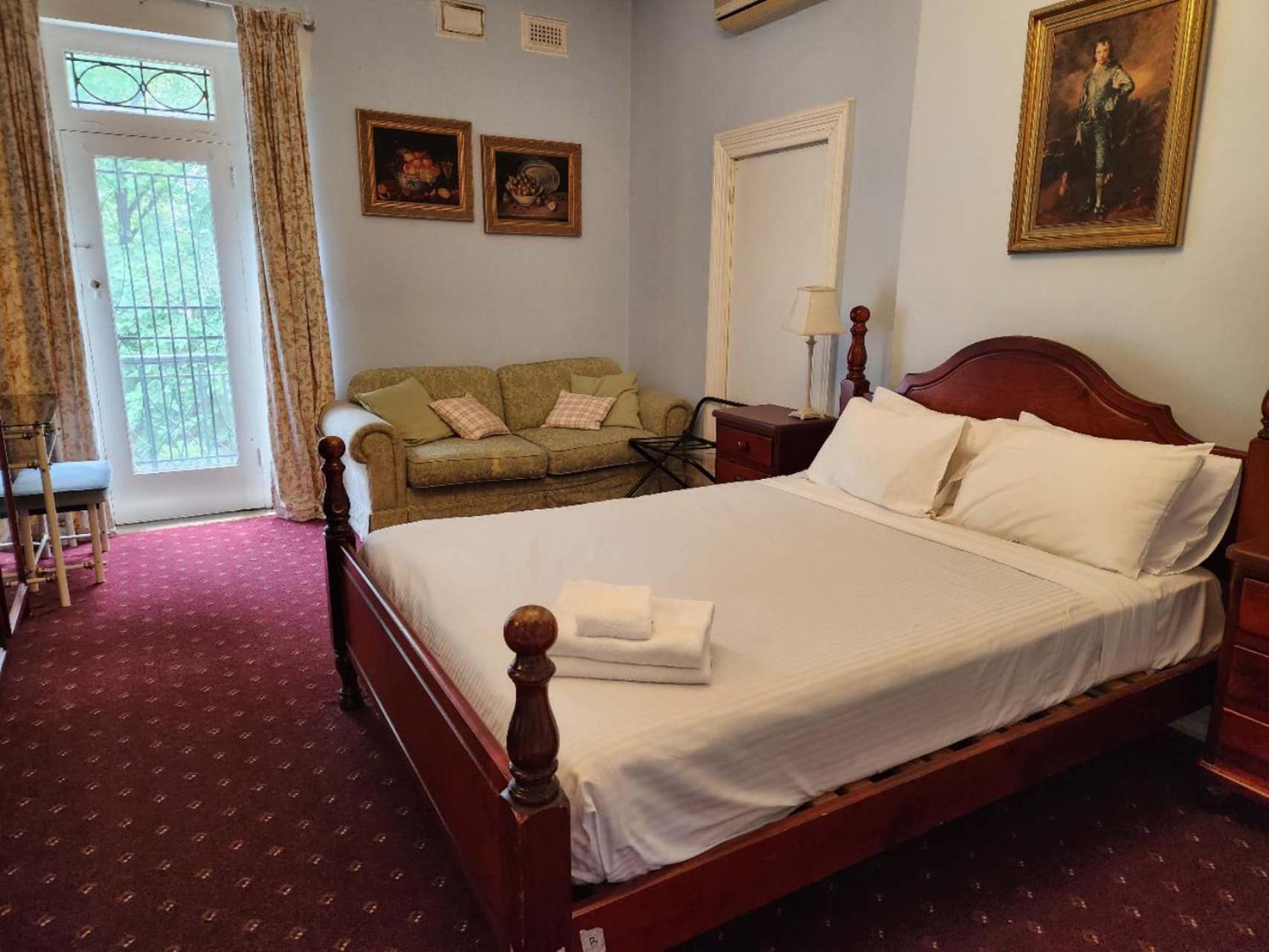 Georgian Court 3*