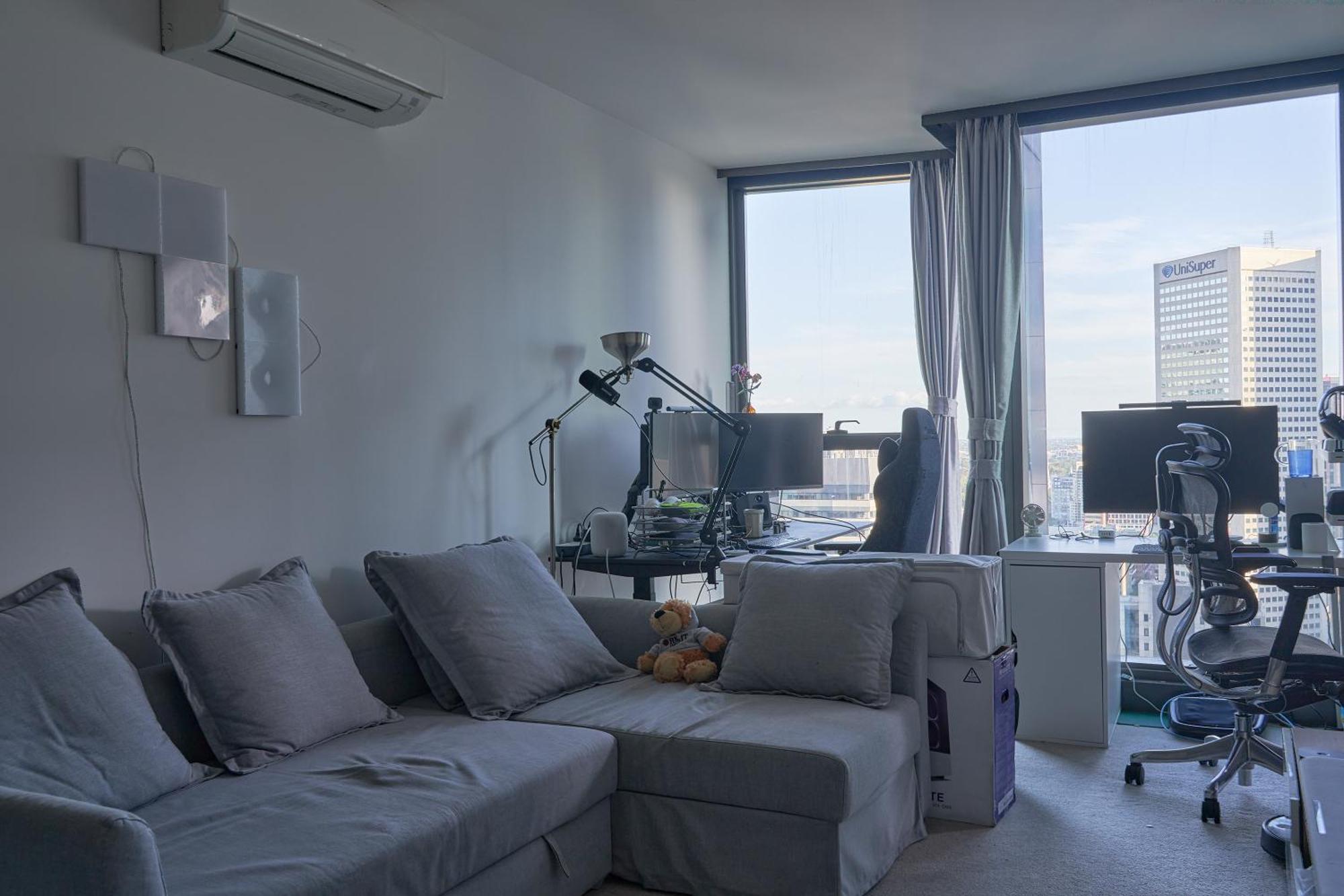 Shared Cozy Queen With Balcony Melbourne