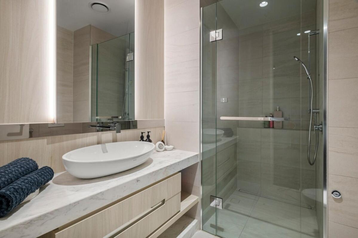 Apartment Grand Prix Luxury 2b Lakeside With Carpark, Pool & Sauna Melbourne