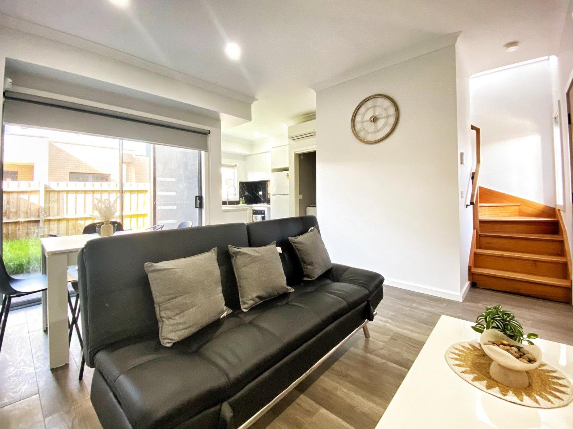 Quiet Cozy Townhouse 6 Mins To Airport And Shoping Mail Melbourne