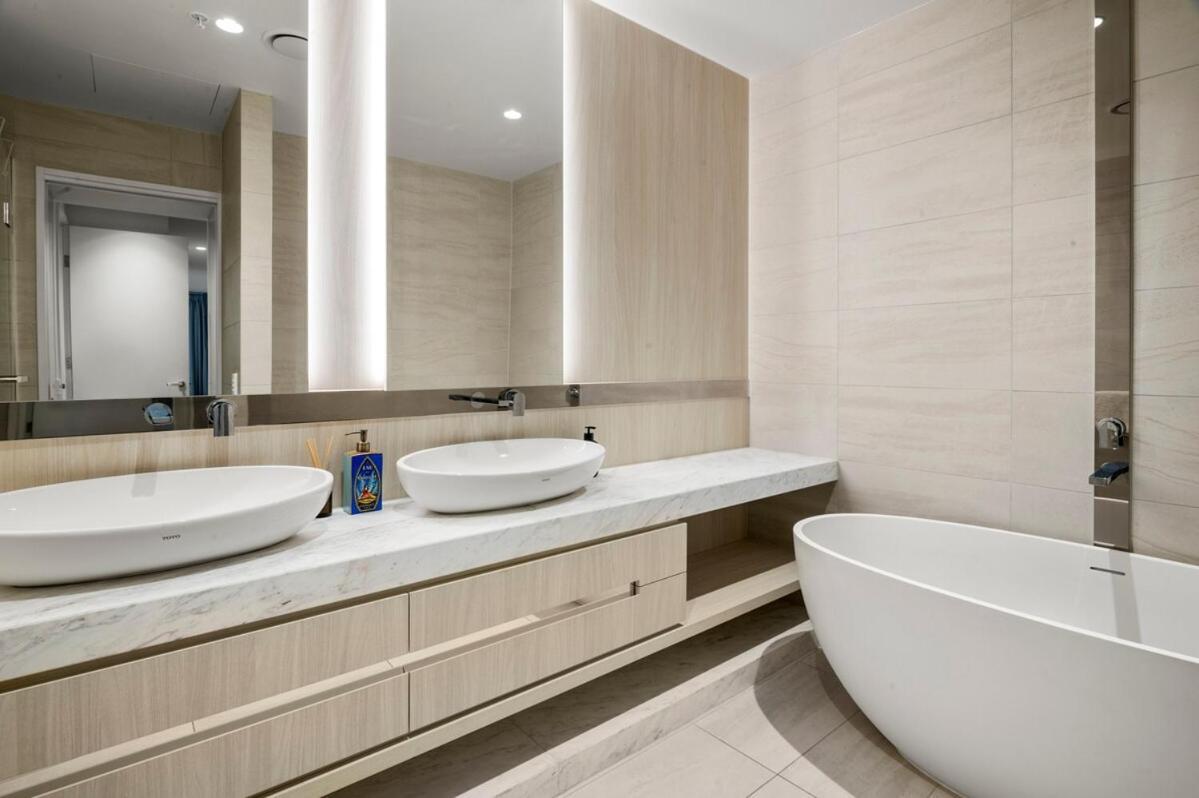 Grand Prix Luxury 2b Lakeside With Carpark, Pool & Sauna * Melbourne