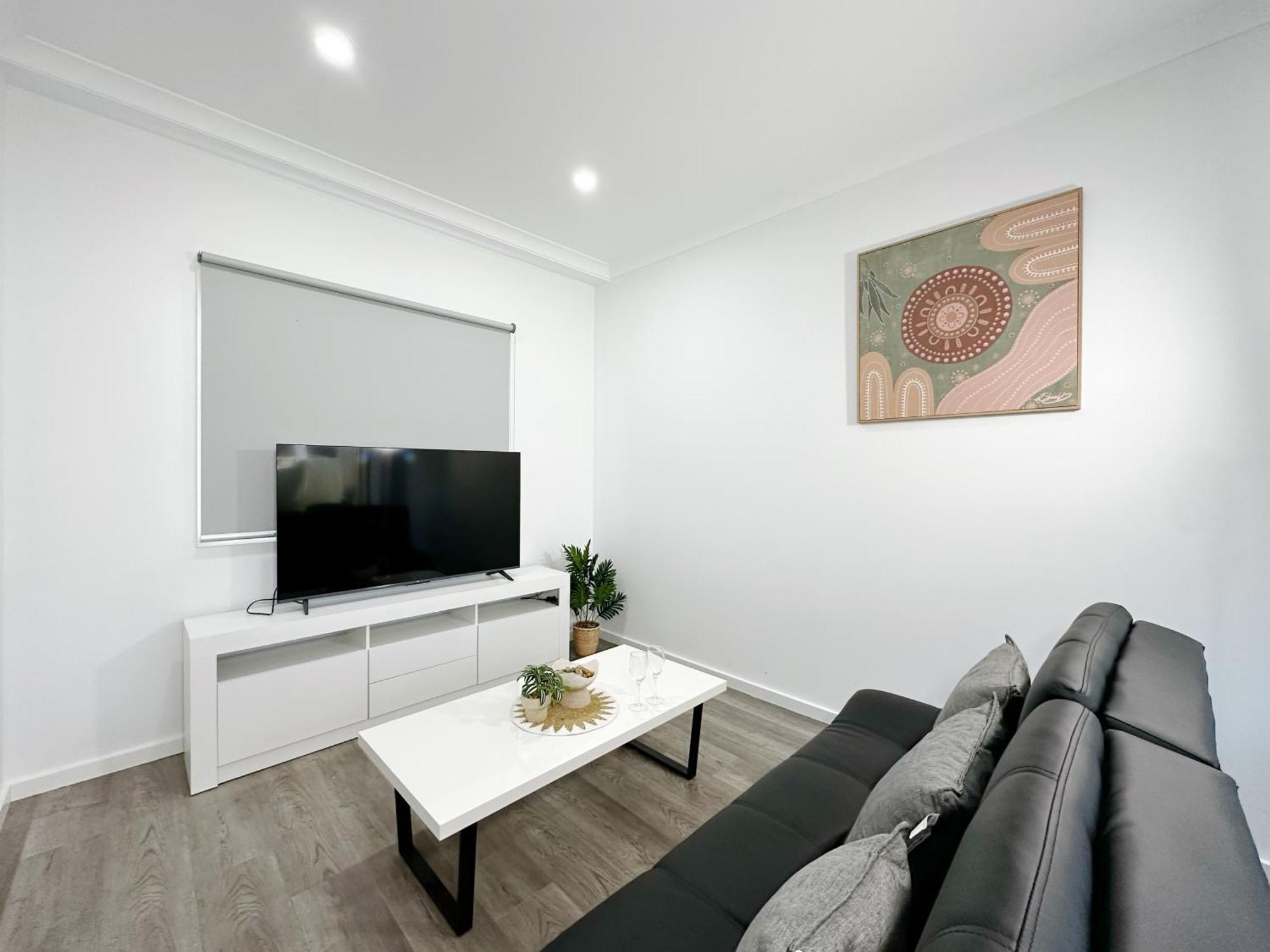 Quiet Cozy Townhouse 6 Mins To Airport And Shoping Mail