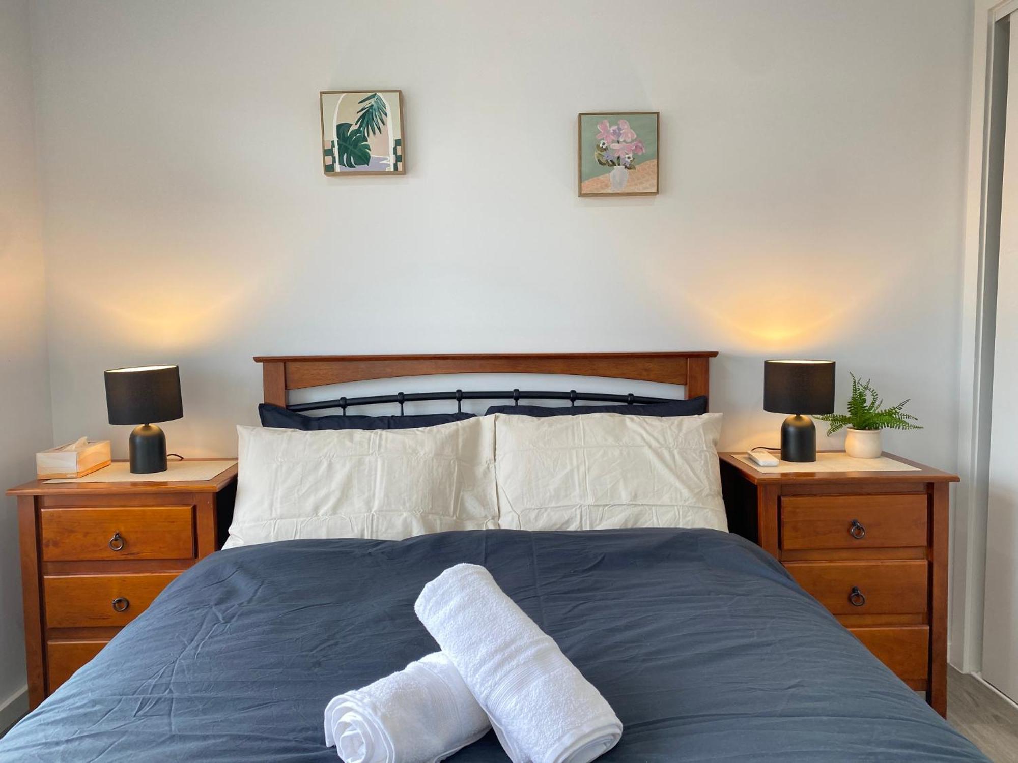 Holiday home Quiet Cozy Townhouse 6 Mins To Airport And Shoping Mail *