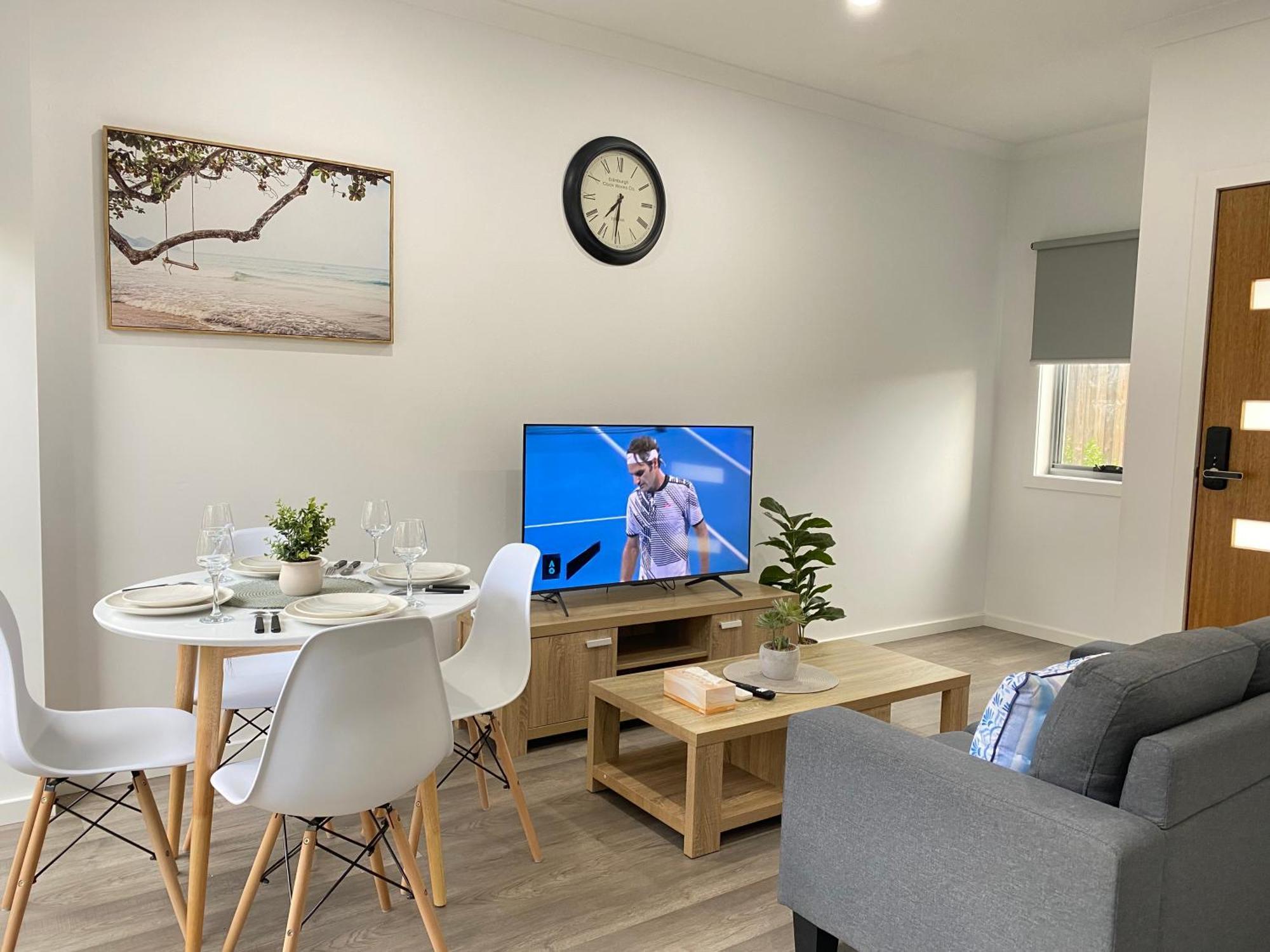 Quiet Cozy Townhouse 6 Mins To Airport And Shoping Mail Holiday home Melbourne