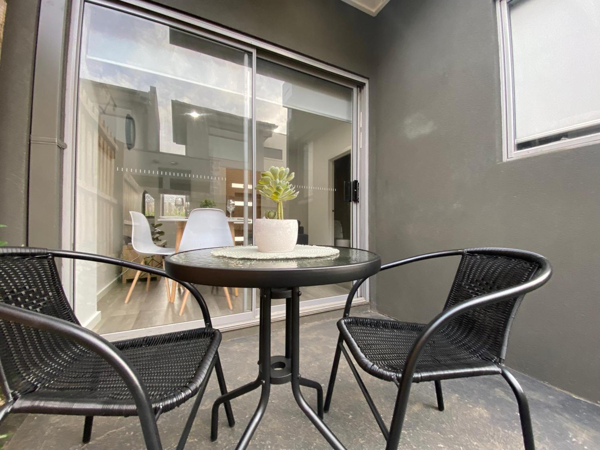 Quiet Cozy Townhouse 6 Mins To Airport And Shoping Mail Holiday home Melbourne
