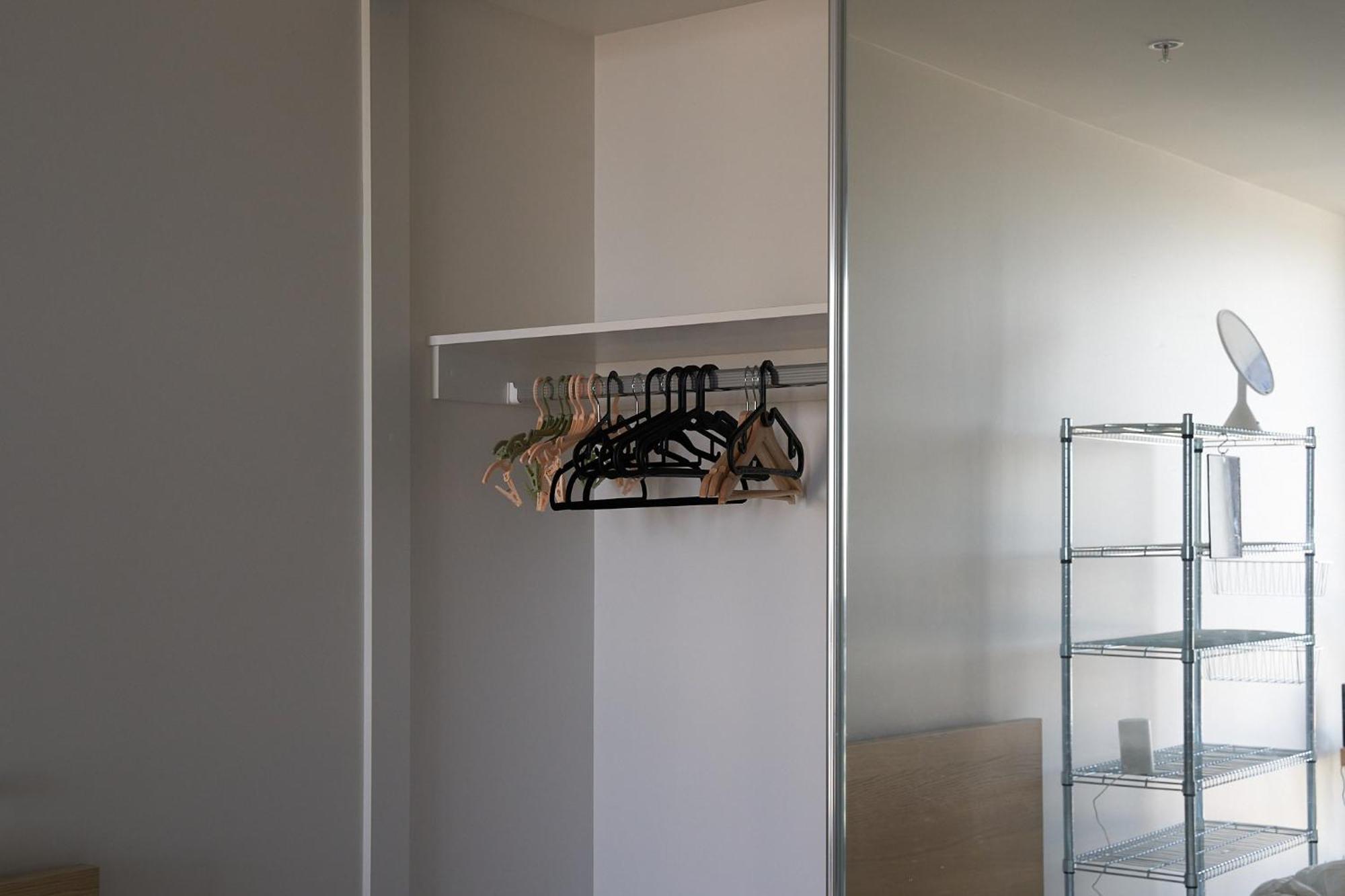 Homestay Shared Cozy Queen With Balcony