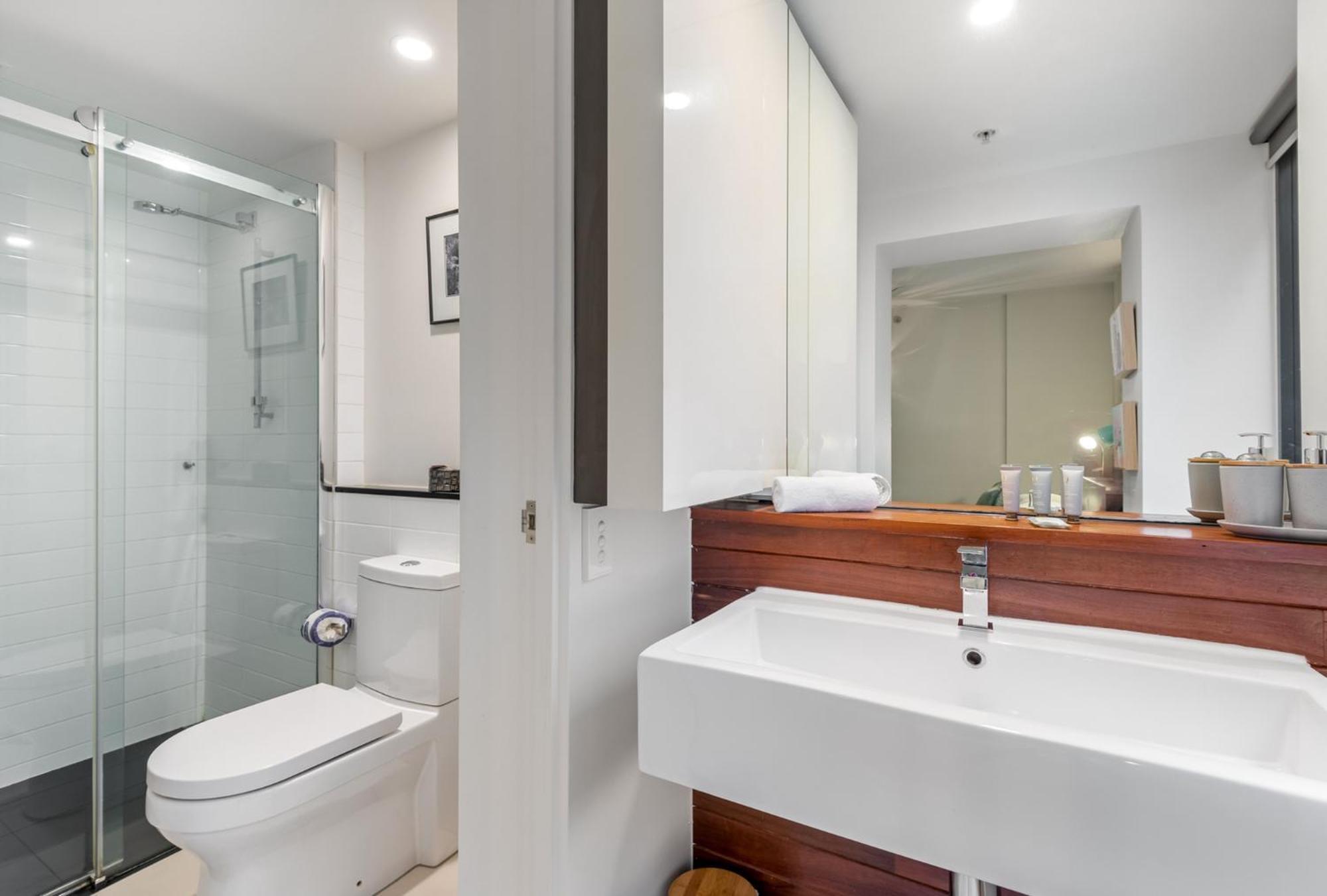 Apartment Stylish 2-bed In *