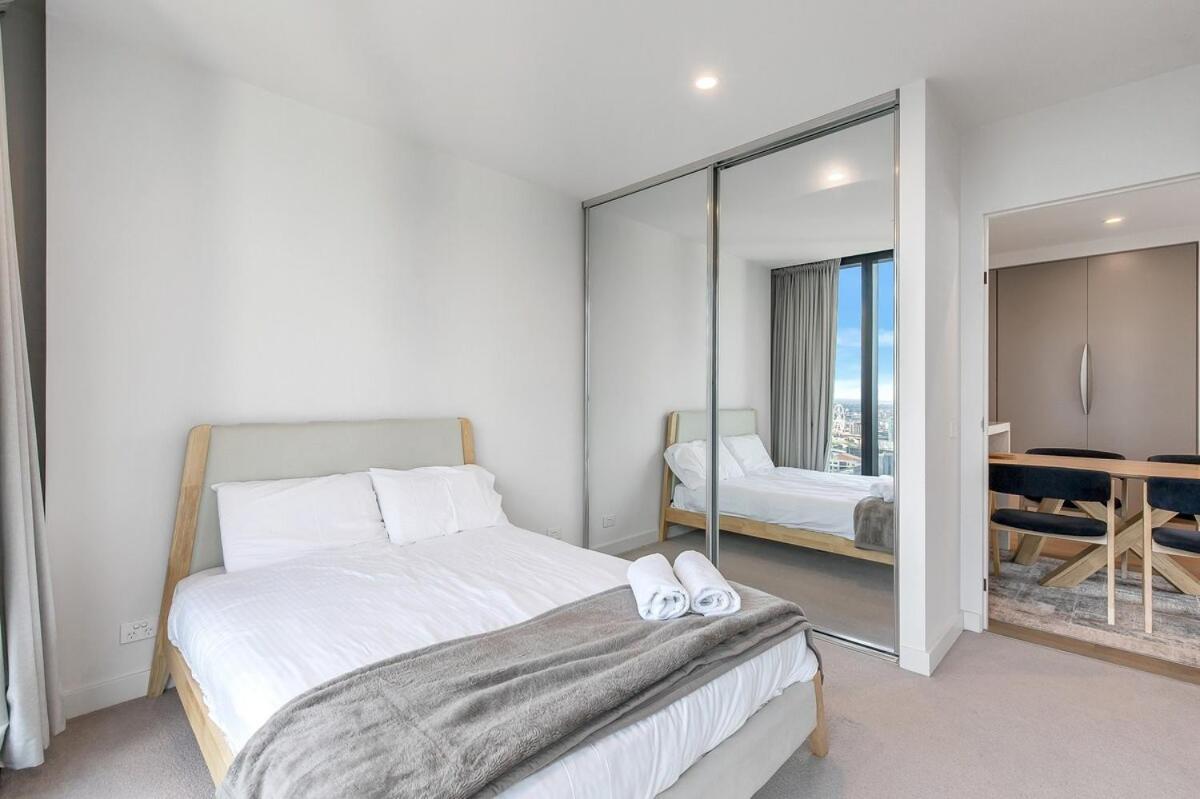 Apartment 3br 2ba Chic With Parking *