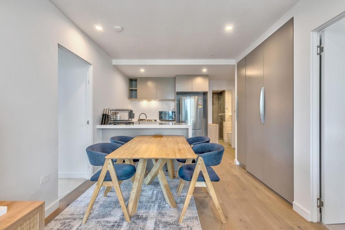 Apartment 3br 2ba Chic With Parking Melbourne