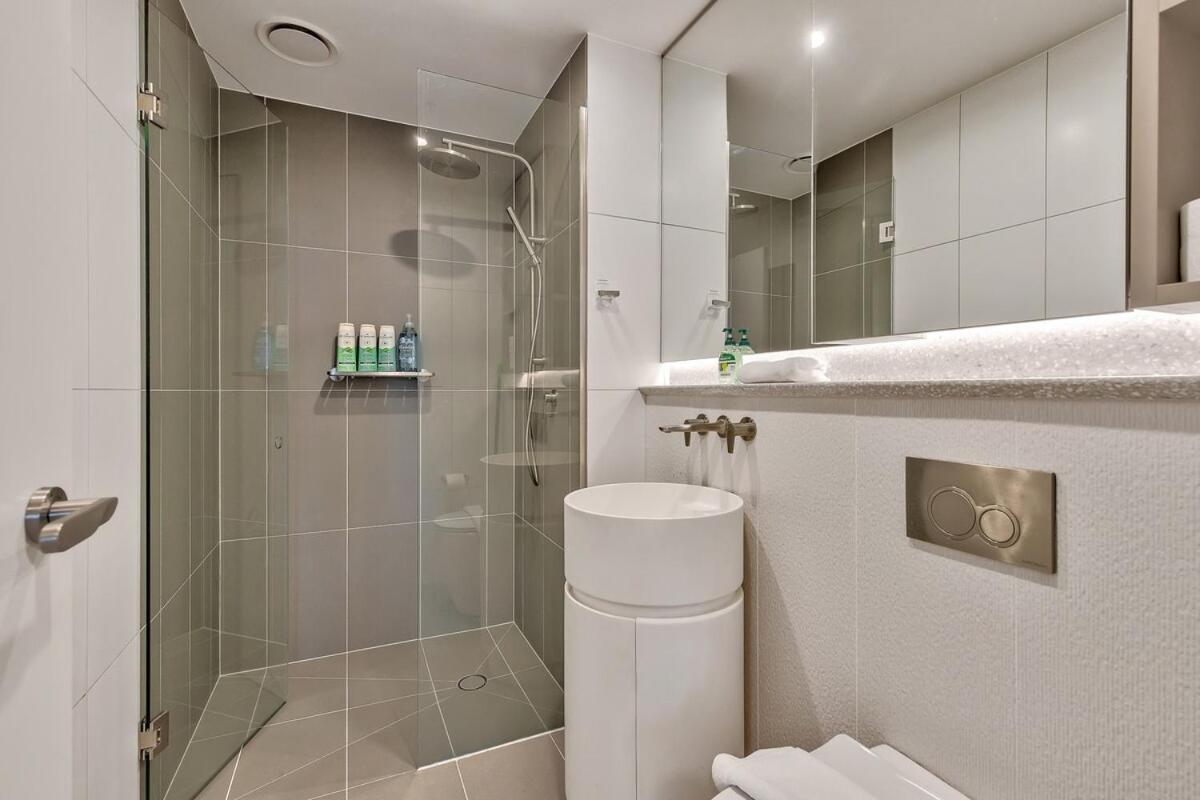 3br 2ba Chic With Parking *