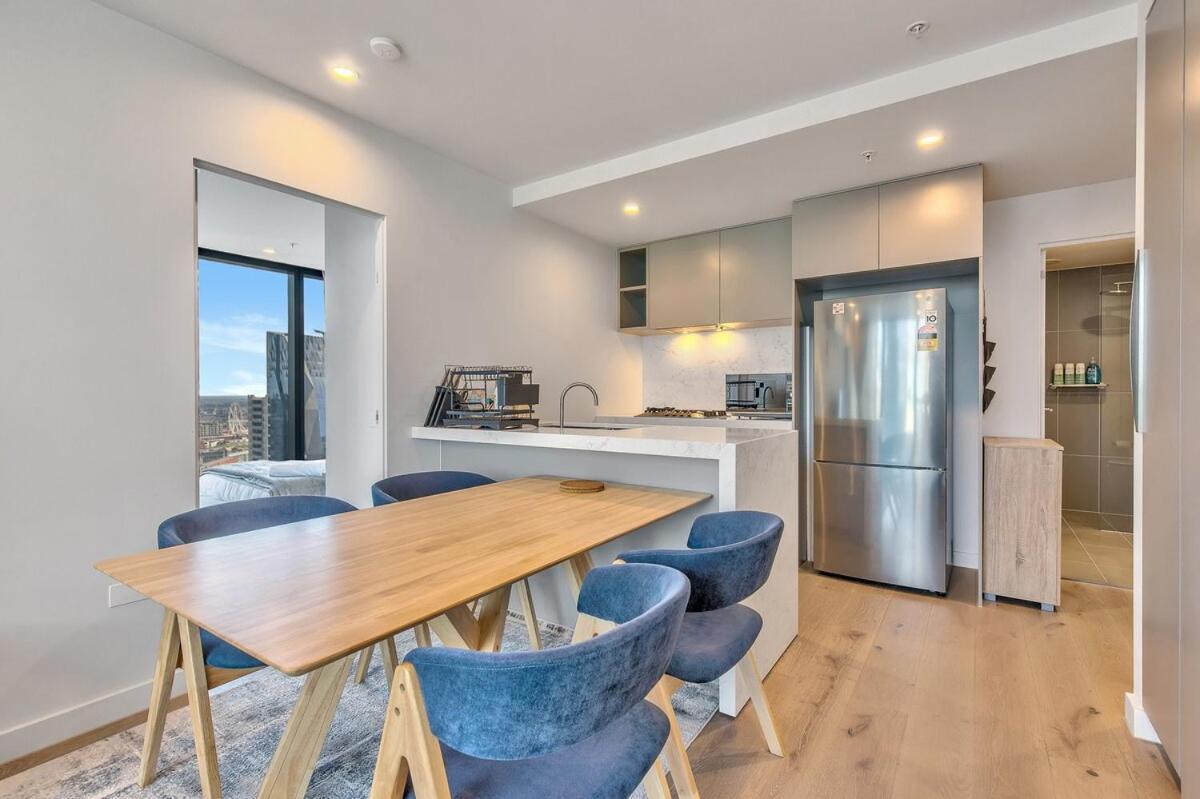 Apartment 3br 2ba Chic With Parking Melbourne