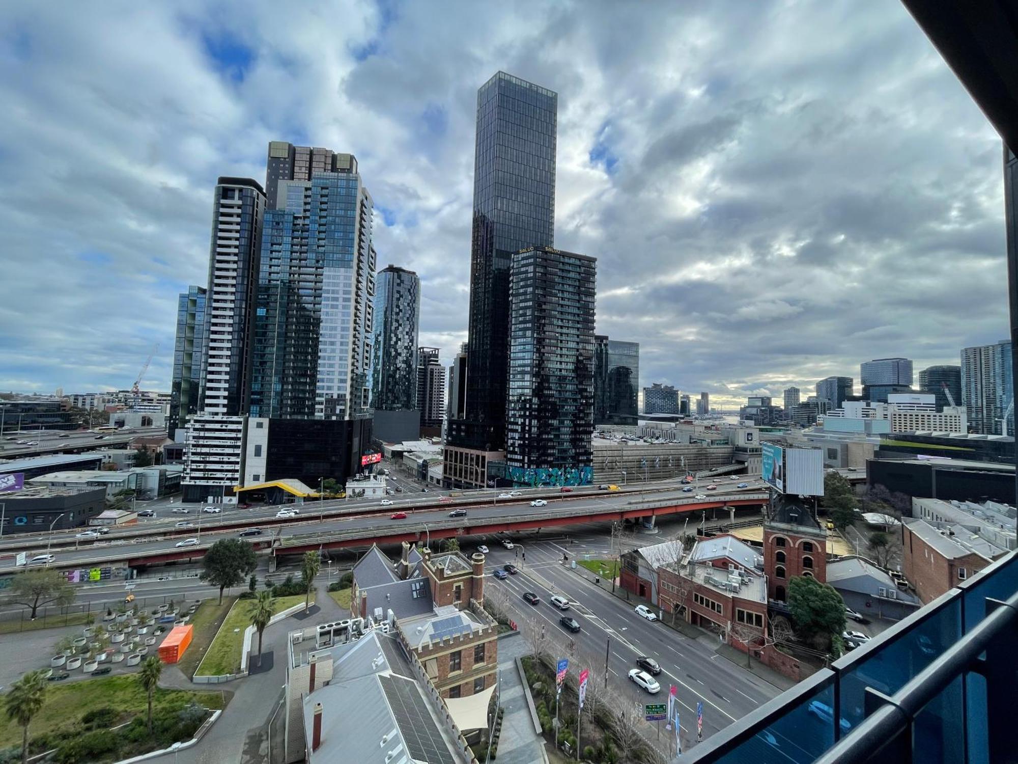 Executive 3 Bedroom In Southbank Apartment Melbourne