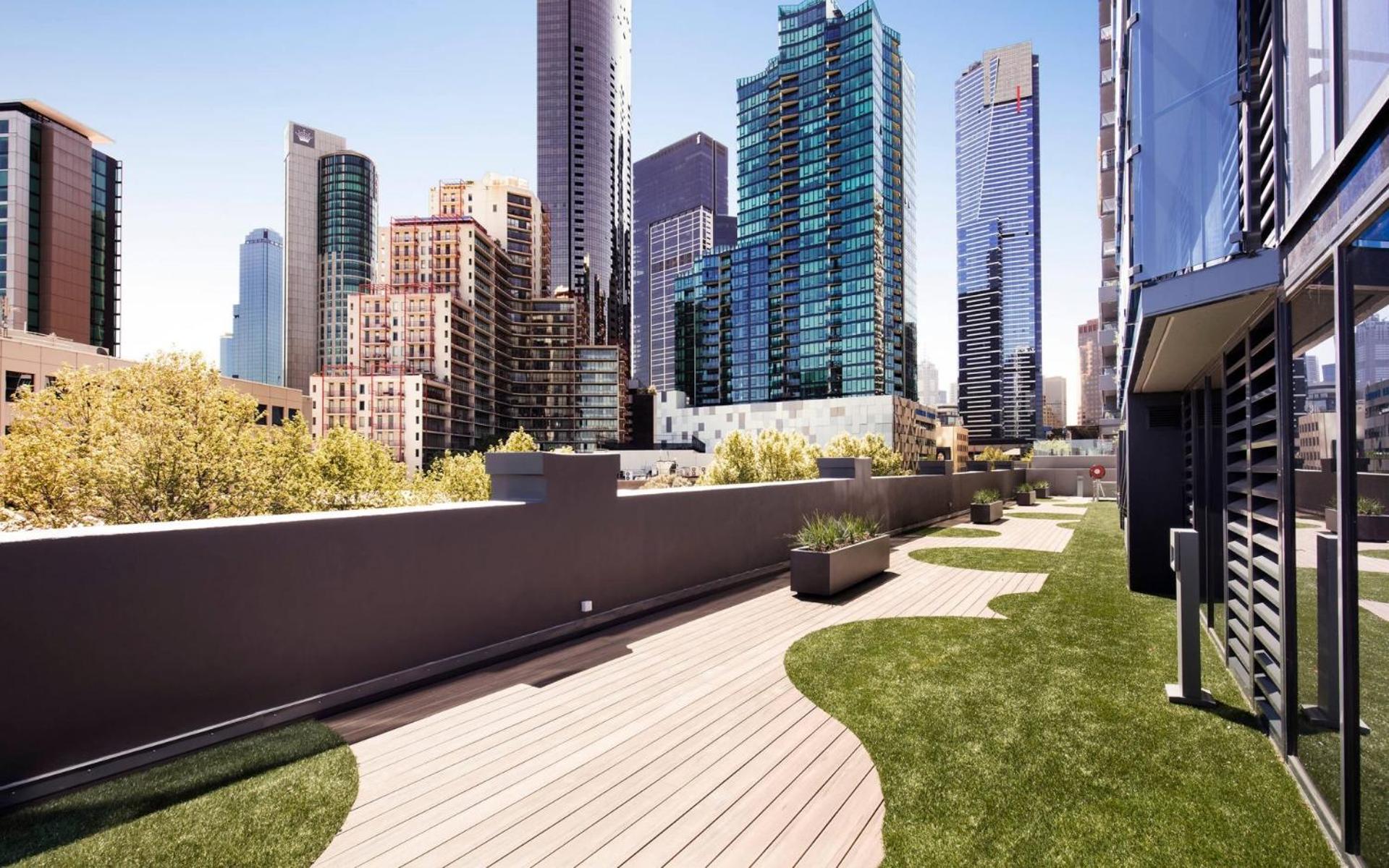 Executive 3 Bedroom In Southbank Apartment