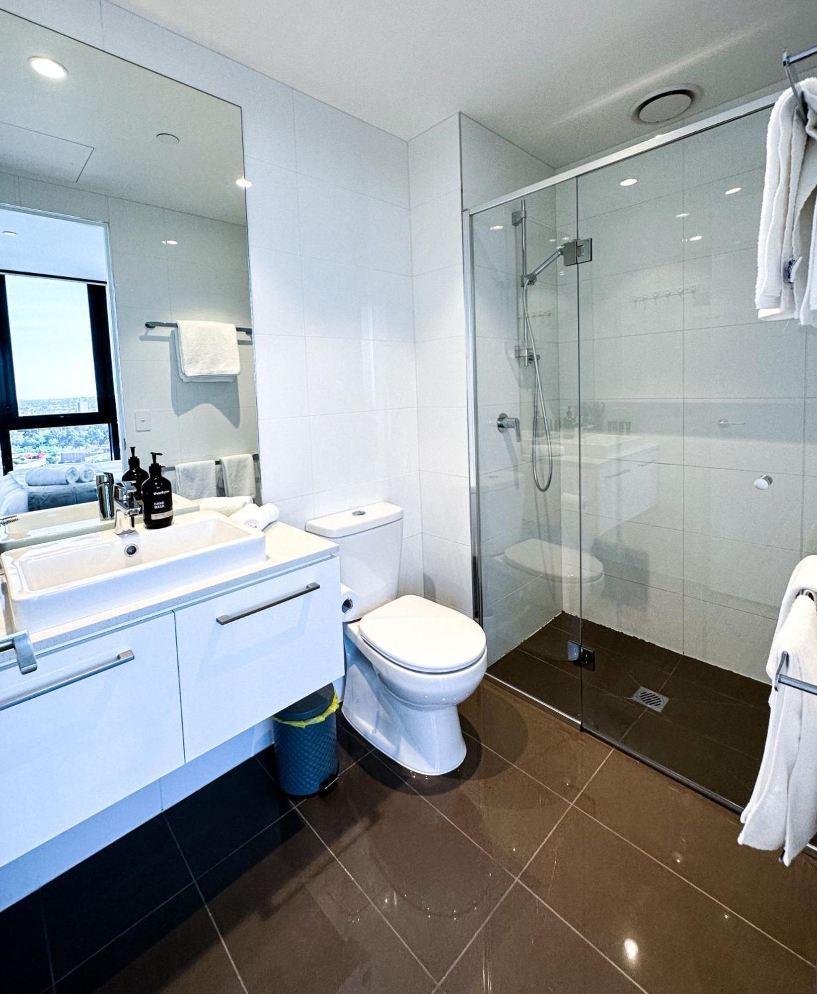 Executive 3 Bedroom In Southbank Apartment *