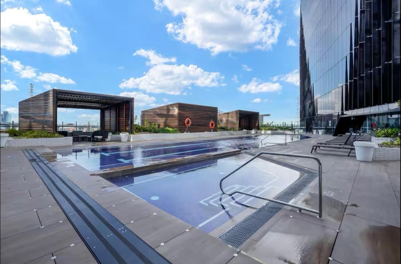 Apartment Mt1012 - 1 Bedroom Docklands Delight, Stunning Melbourne