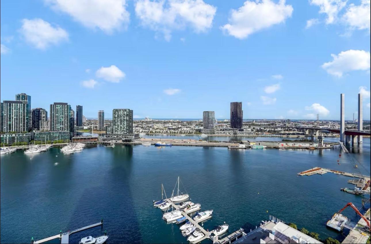 Mt1012 - 1 Bedroom Docklands Delight, Stunning *