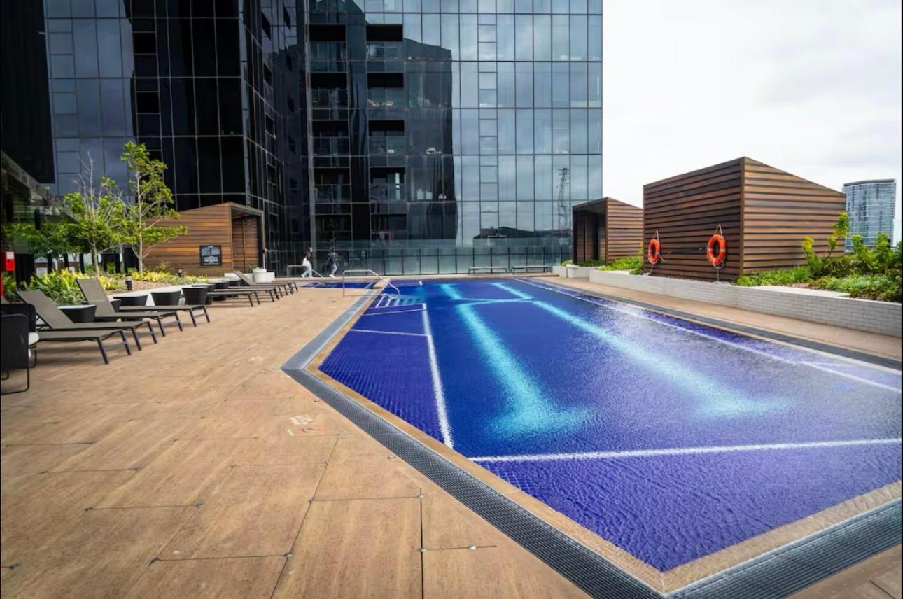 Mt1012 - 1 Bedroom Docklands Delight, Stunning