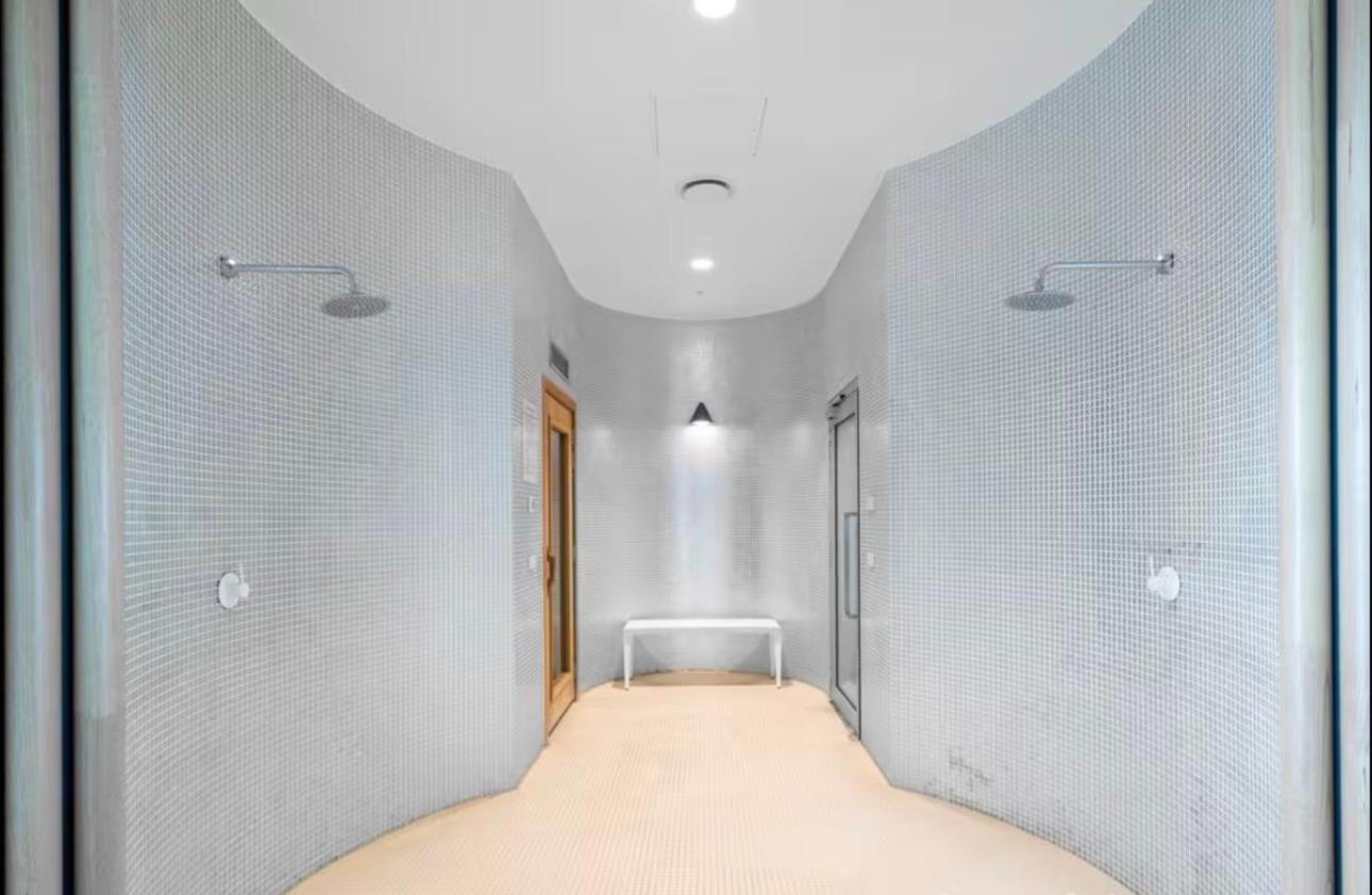 Es2410-2bed 2bath Vision With Balcony, Pool & Gym
