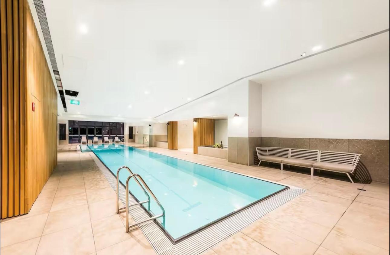 Es2410-2bed 2bath Vision With Balcony, Pool & Gym Melbourne