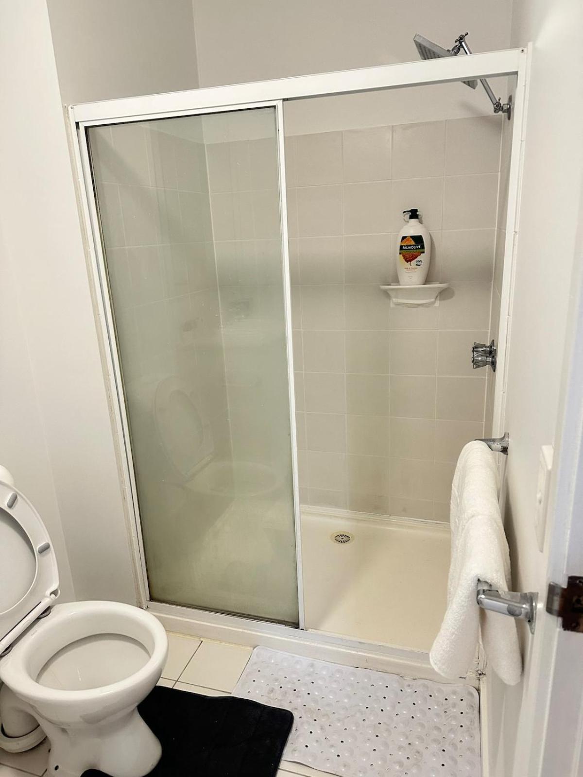 Charming Retreat Lonsdale Street Apartment