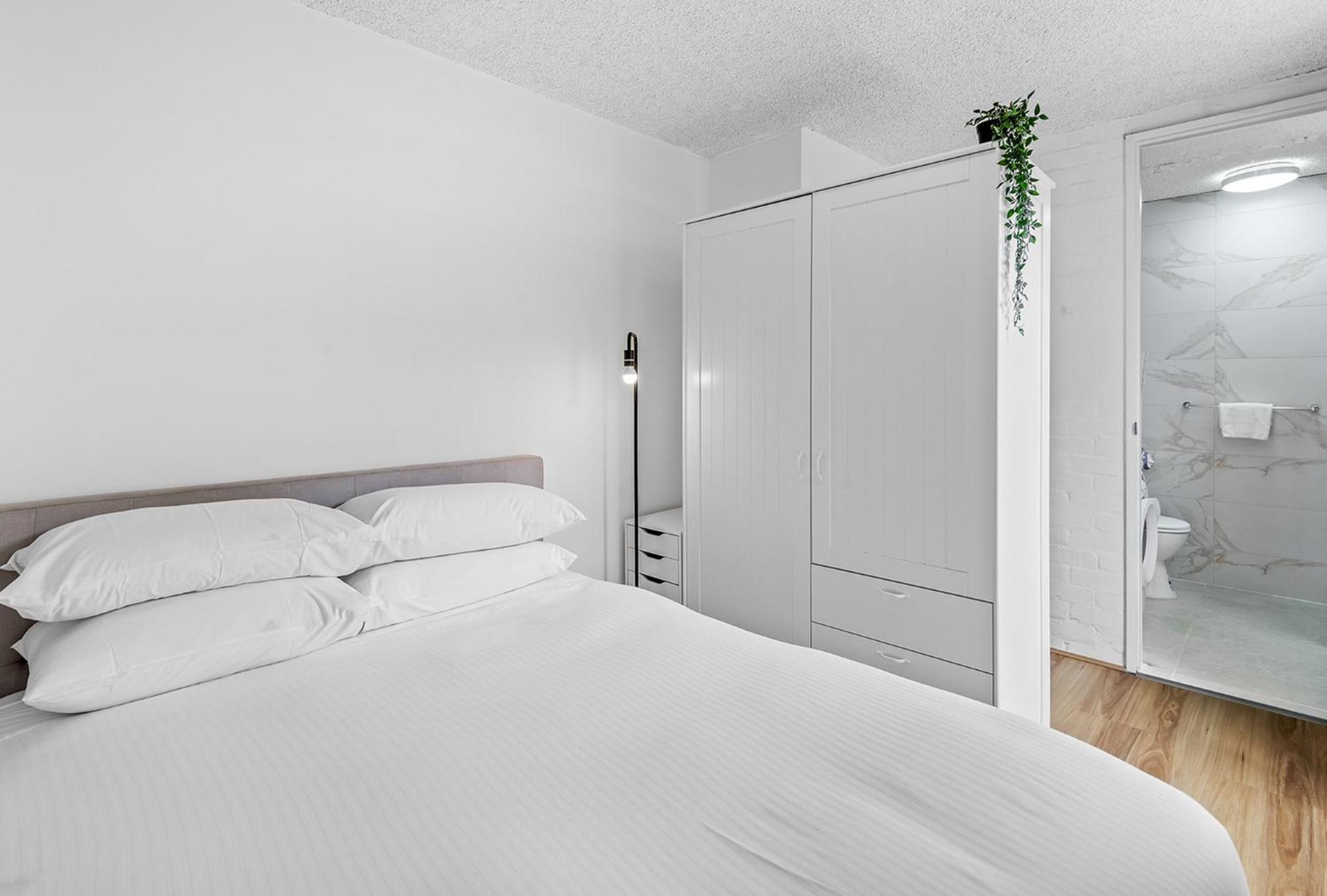 Stylish 1-bed In The Heart Of South Yarra Apartment *