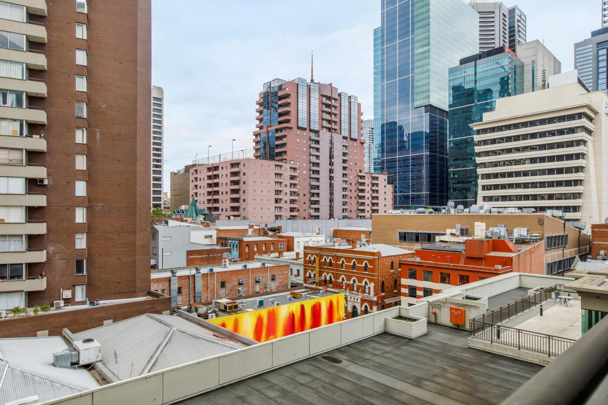 Apartment Modern Nomads Beautiful King With Indoor Pool & Balcony Melbourne