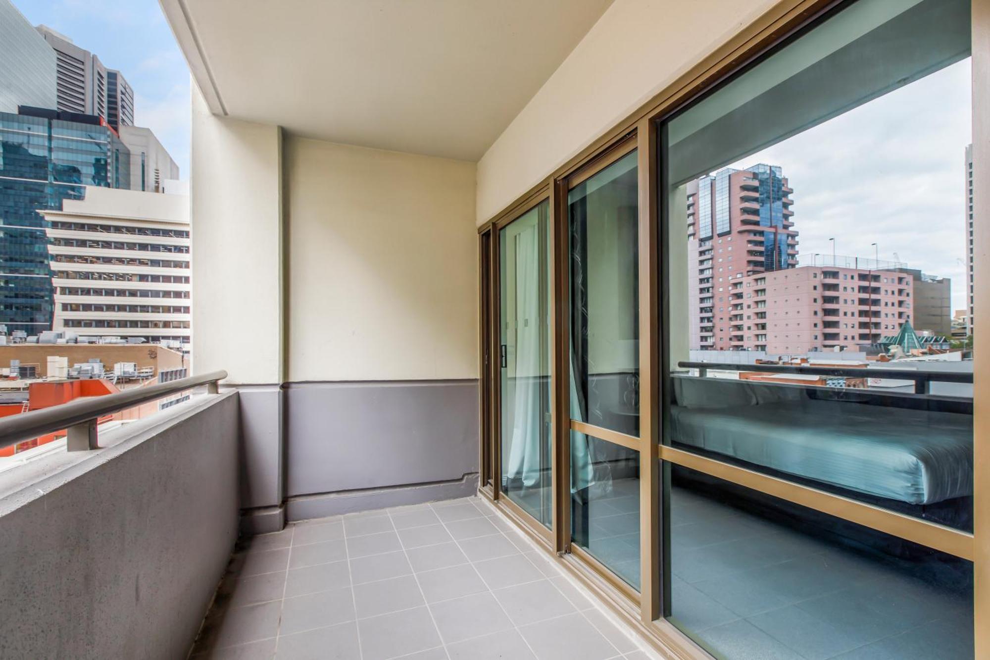 Modern Nomads Beautiful King With Indoor Pool & Balcony * Melbourne