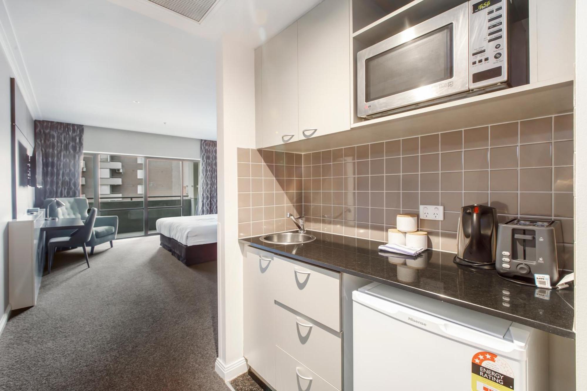 Apartment Modern Nomads Beautiful King With Indoor Pool & Balcony Melbourne