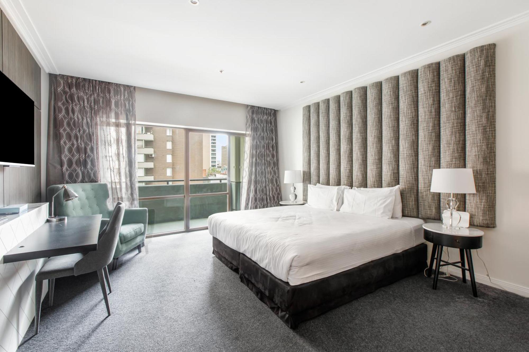 Modern Nomads Beautiful King With Indoor Pool & Balcony * Melbourne